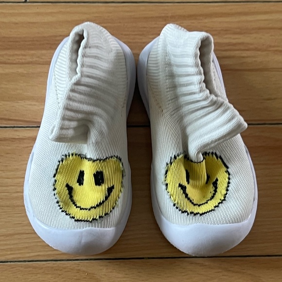 Other - Toddler Sock Shoes White and Yellow Smiley Face Baby Year 1-3 years Size 8